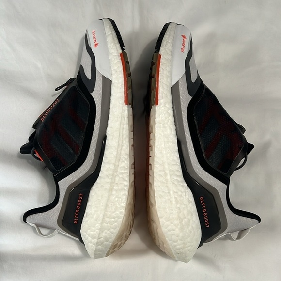 Adidas Ultraboost 22 Gore-Tex Men’s Running Shoe - Picture 8 of 9